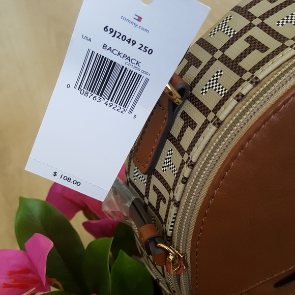 Sold! Tommy Hilfiger backpack - Picture 6 of 10